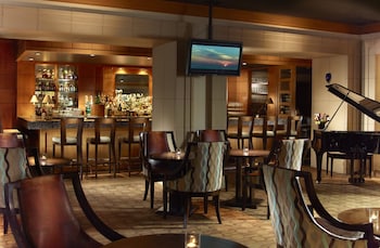 Bar (on property) at Omni Los Angeles Hotel at California Plaza