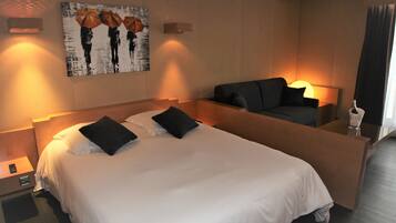 In-room safe, desk, soundproofing, free cots/infant beds