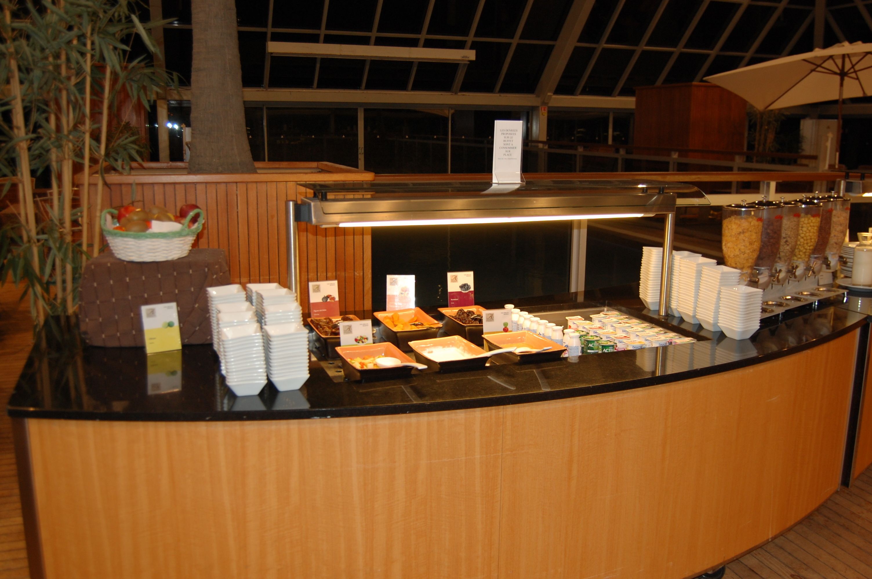 Daily buffet breakfast for a fee