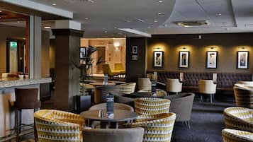 Breakfast and dinner served