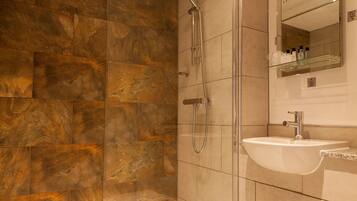 Executive Room, 1 King Bed, Non Smoking | Bathroom | Combined shower/tub, deep soaking tub, free toiletries, hair dryer