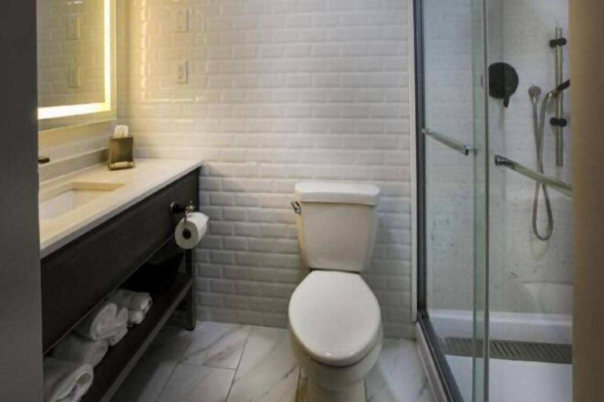 Bathroom | Shower, rainfall showerhead, free toiletries, hair dryer