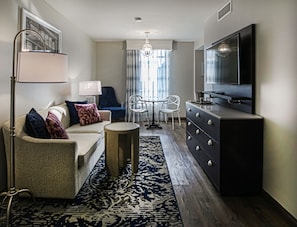 10 bedrooms, Egyptian cotton sheets, premium bedding, in-room safe