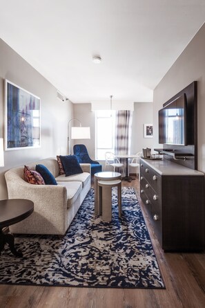 Suite, 1 Bedroom | 10 bedrooms, Egyptian cotton sheets, premium bedding, in-room safe