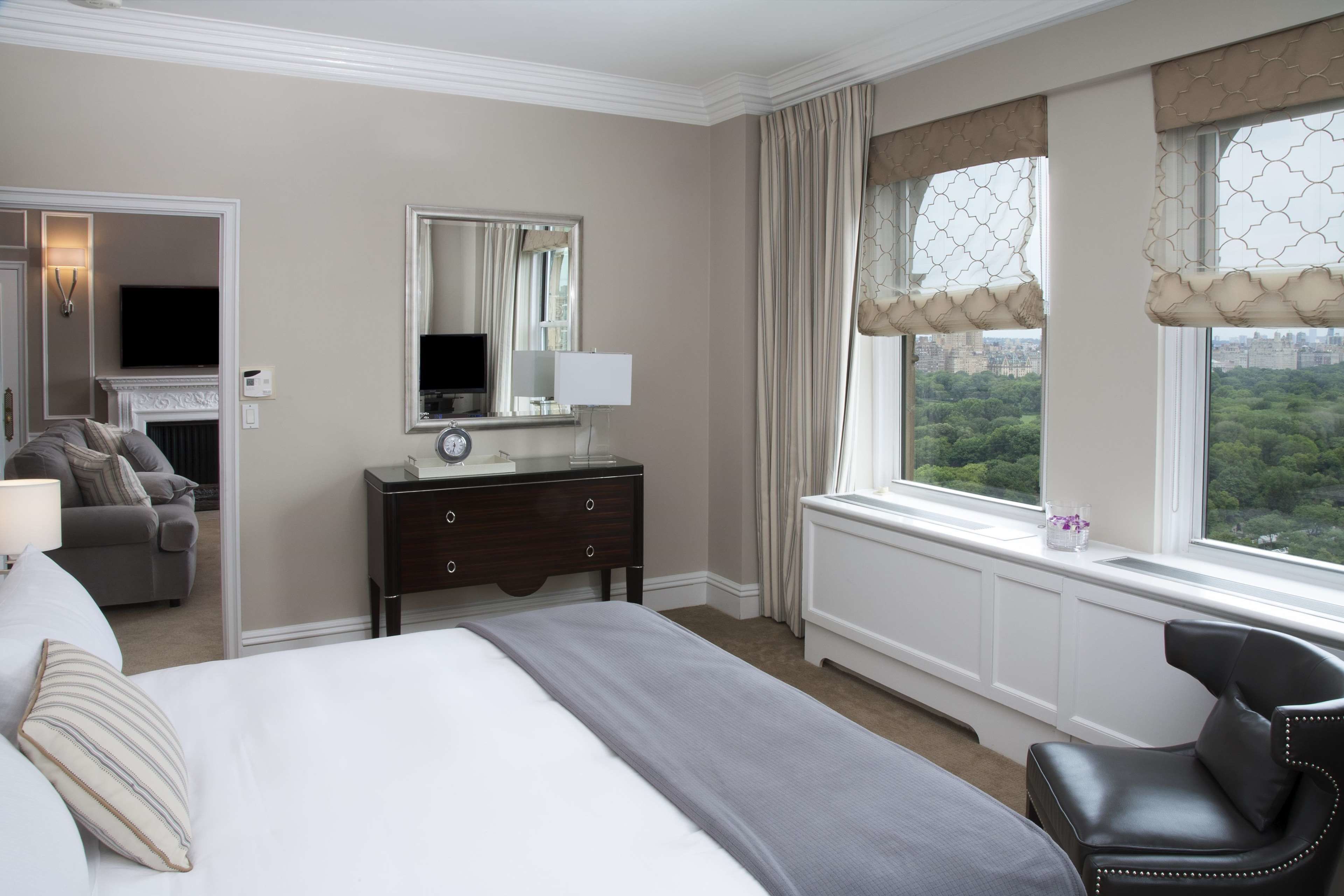 Egyptian cotton sheets, premium bedding, down duvets, in-room safe