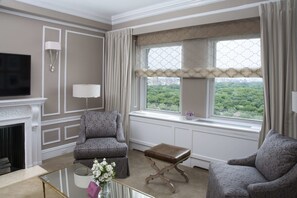 Egyptian cotton sheets, premium bedding, down comforters, in-room safe - The Sherry Netherland (New York)
