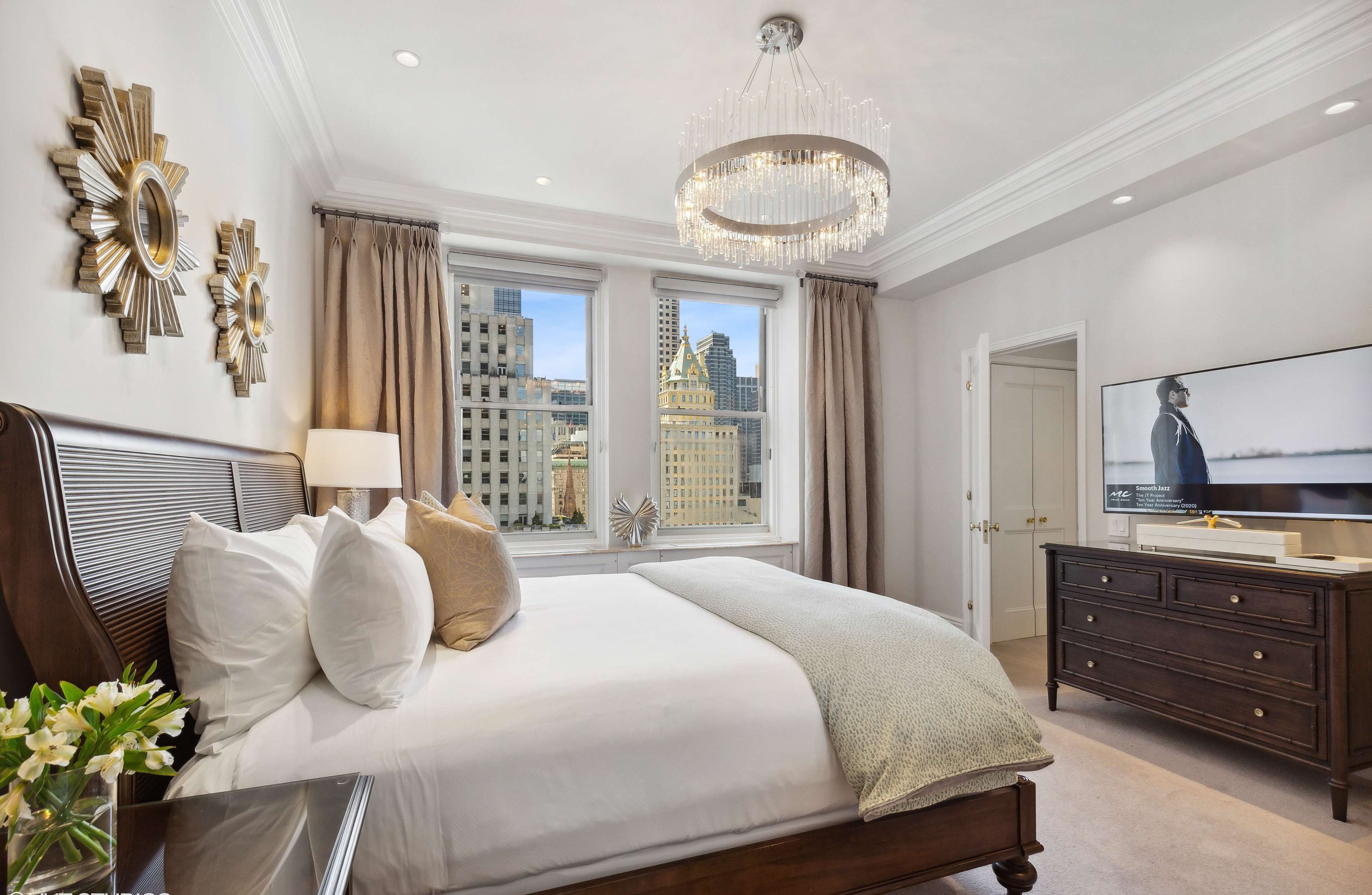 Suite, City View
