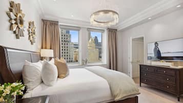 Suite, City View | Egyptian cotton sheets, premium bedding, down duvets, in-room safe