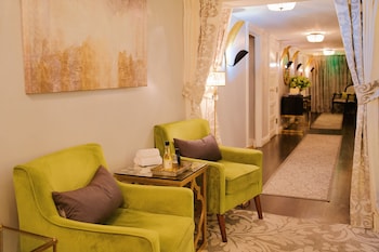 Hotel entrance and lobby at The Oxford Hotel