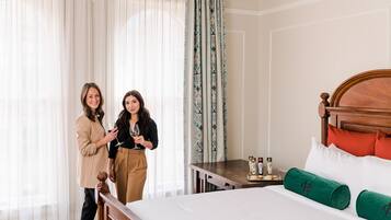 Premium Room (Classic) | Premium bedding, minibar, desk, blackout curtains
