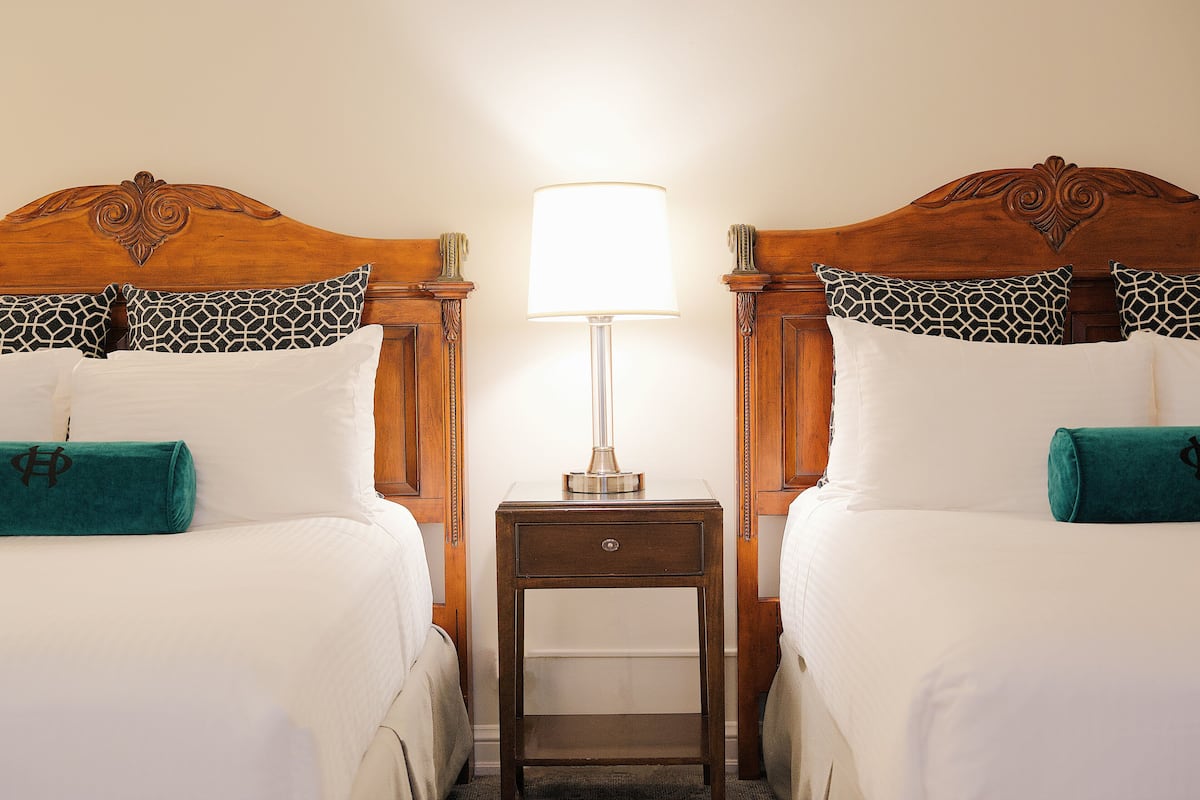 Premium bedding, minibar, desk, blackout curtains