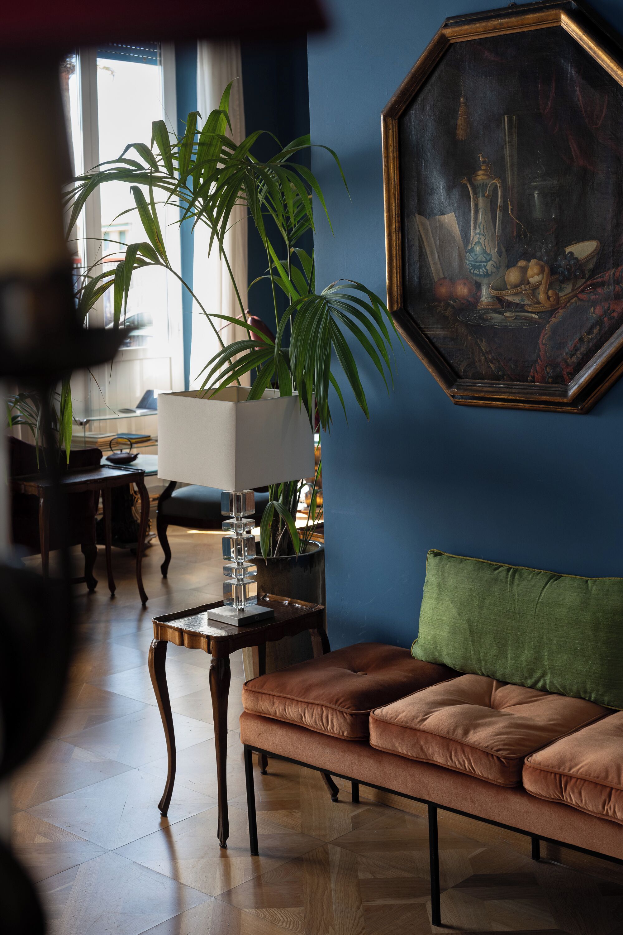 2 bars/lounges, cocktail bar, rooftop bar