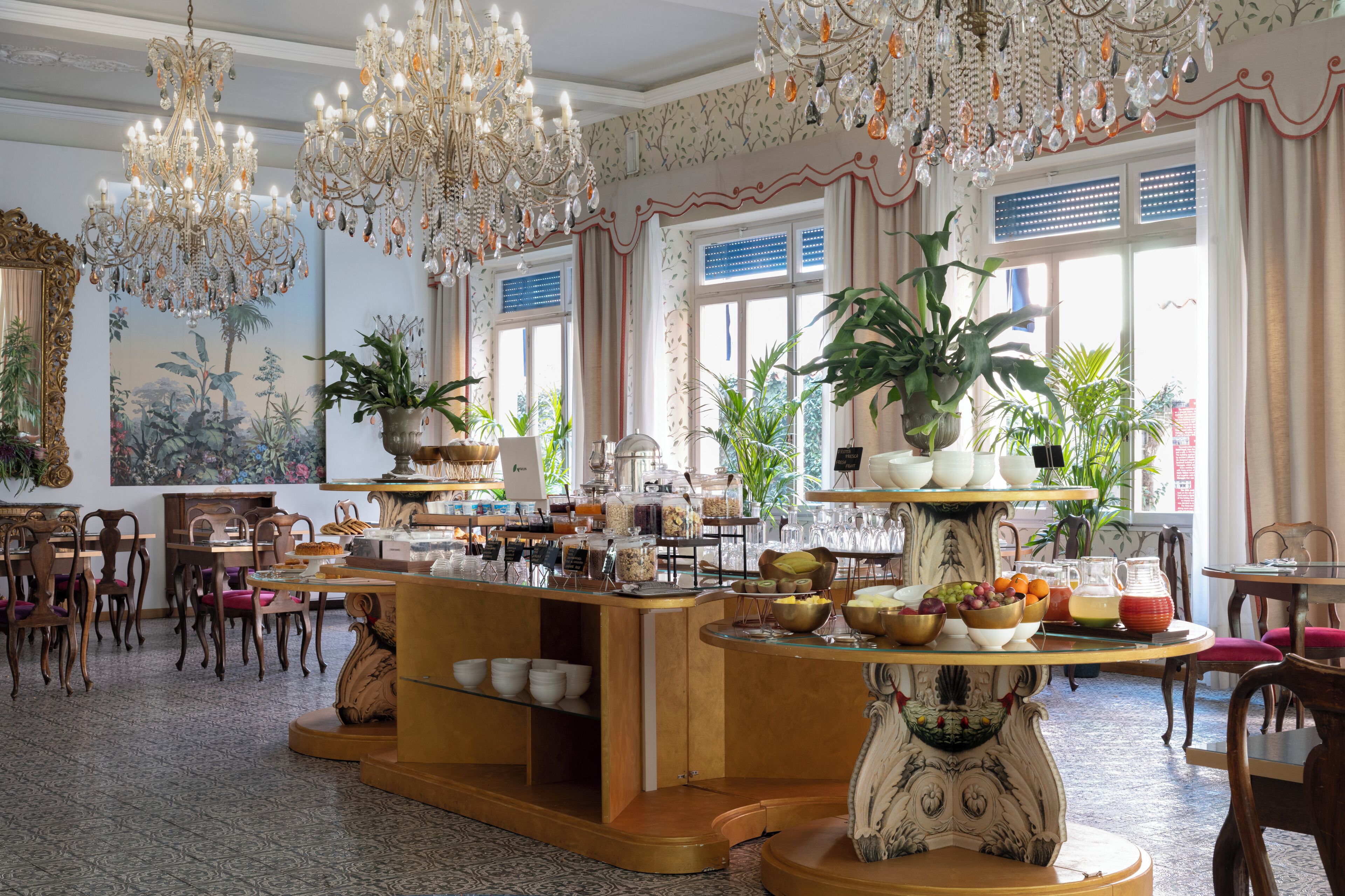 daily full breakfast (eur 23 per person)