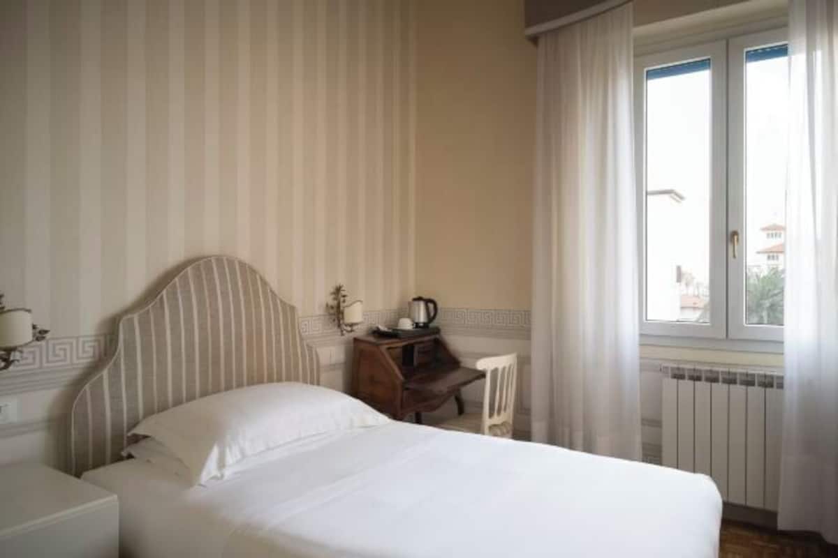 Literie de qualité supérieure, couette en duvet d'oie, minibar