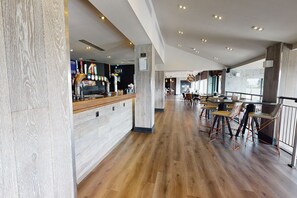 Bar (on property) - Village Hotel Blackpool (Blackpool)