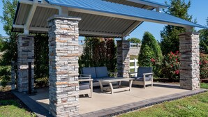Terrace/patio - Hampton Inn Owensboro South (Owensboro)