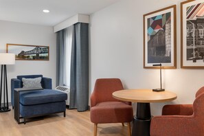 Suite, 2 Queen Beds, Accessible, Non Smoking | Living area