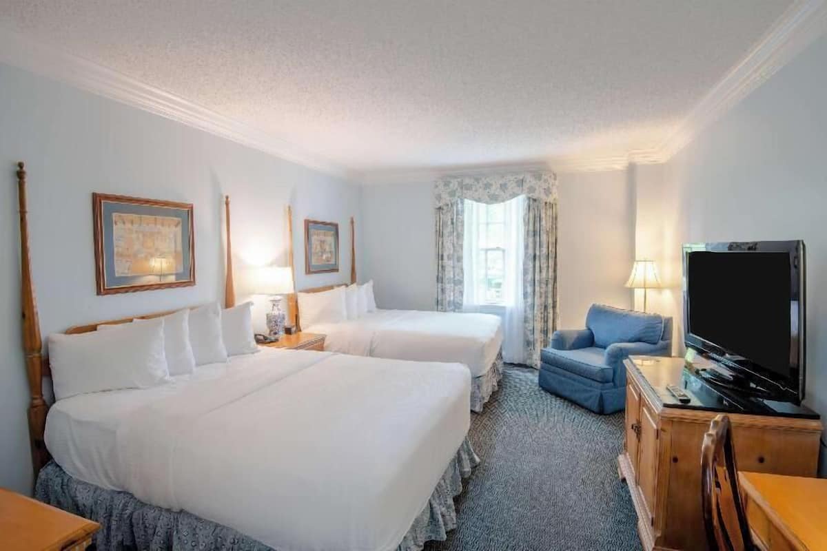 Egyptian cotton sheets, premium bedding, down comforters, pillowtop beds