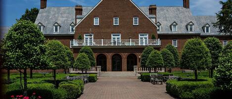 المنشأة من الخارج