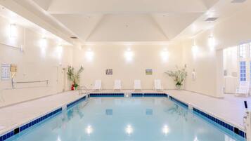 Indoor pool, seasonal outdoor pool, pool loungers