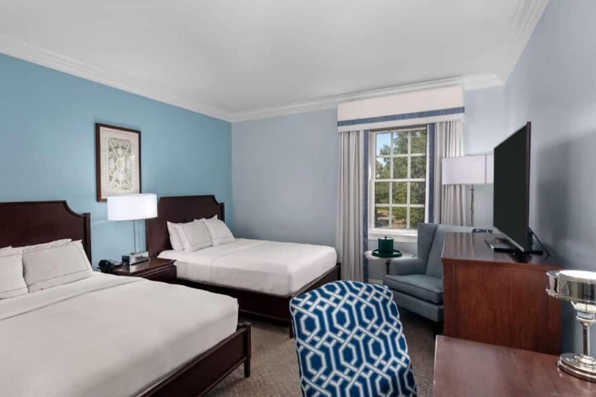Egyptian cotton sheets, premium bedding, down comforters, pillowtop beds