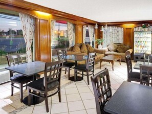 Télévision à écran plat de 40 pouces avec chaînes par câble, télévision