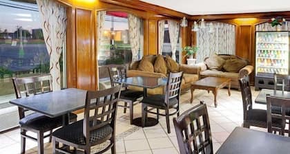 Days Inn by Wyndham Elk Grove Village O'Hare Airport West