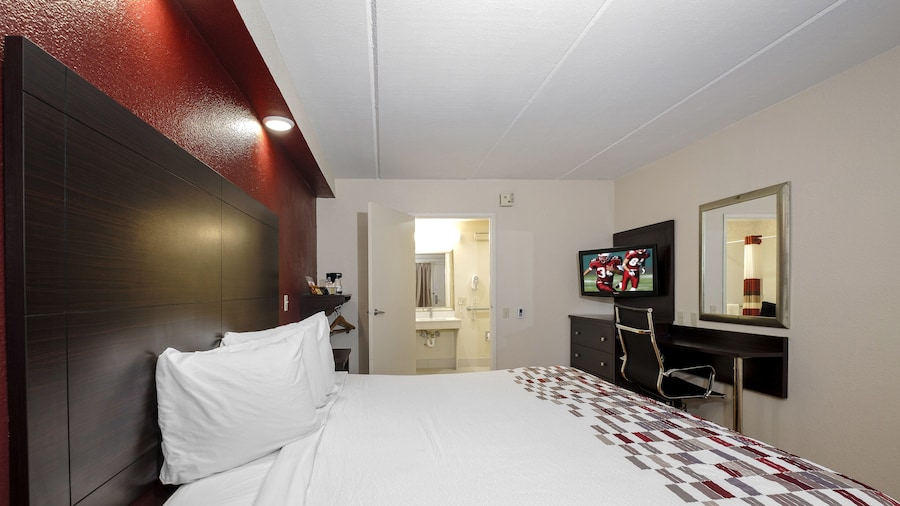 Red Roof Inn Tallahassee - University