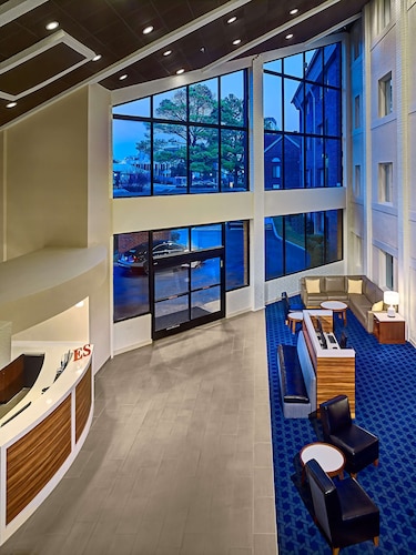 Sonesta Simply Suites Memphis East Poplar Pike ​