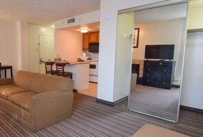 Studio Suite, 1 Queen Bed, Non Smoking (Roll-In Shower) | Private kitchen | Full-size fridge, microwave, oven, stovetop