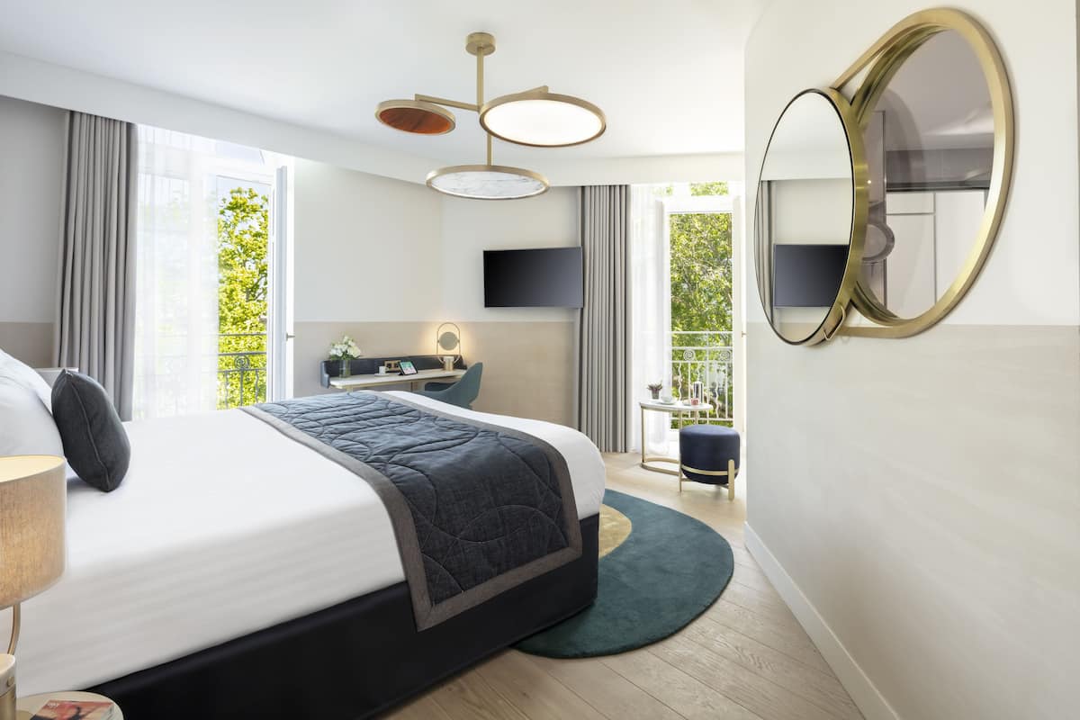 Executive Double Room | 2 bedrooms, premium bedding, pillowtop beds, free minibar items