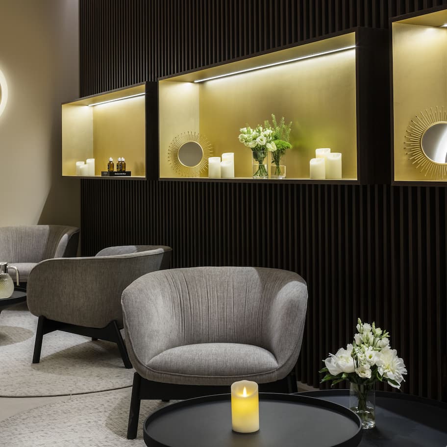 Couples treatment rooms, hot tub, steam room, body treatments