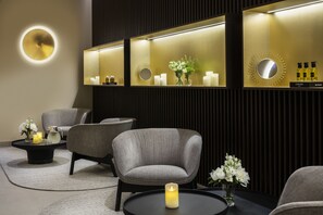Couples treatment room(s), hot tub, steam room, body treatments