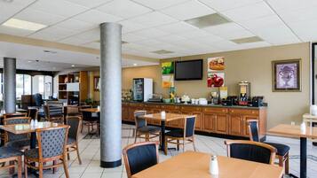 Free daily continental breakfast