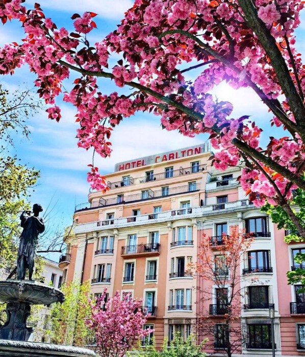 Fachada de la propiedad