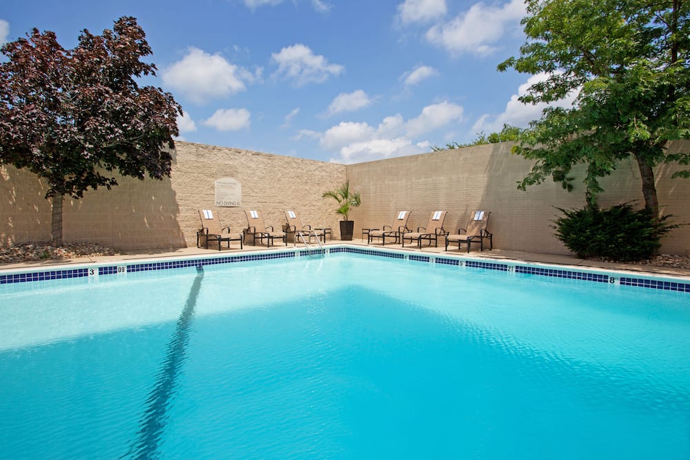 Crowne Plaza Suites Pittsburgh South by IHG