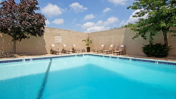 Seasonal outdoor pool, open 9:00 AM to 5:00 PM, sun loungers