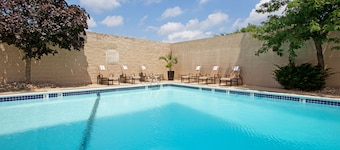 Crowne Plaza Suites Pittsburgh South by IHG