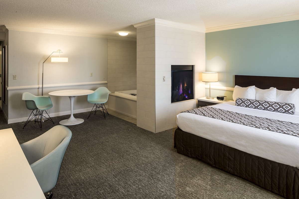 Suite, 1 chambre, baignoire à jets | 1 chambre, literie hypoallergénique, bureau