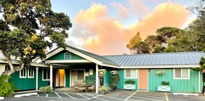 Front of property - Castle Waimea Country Lodge (Kamuela)