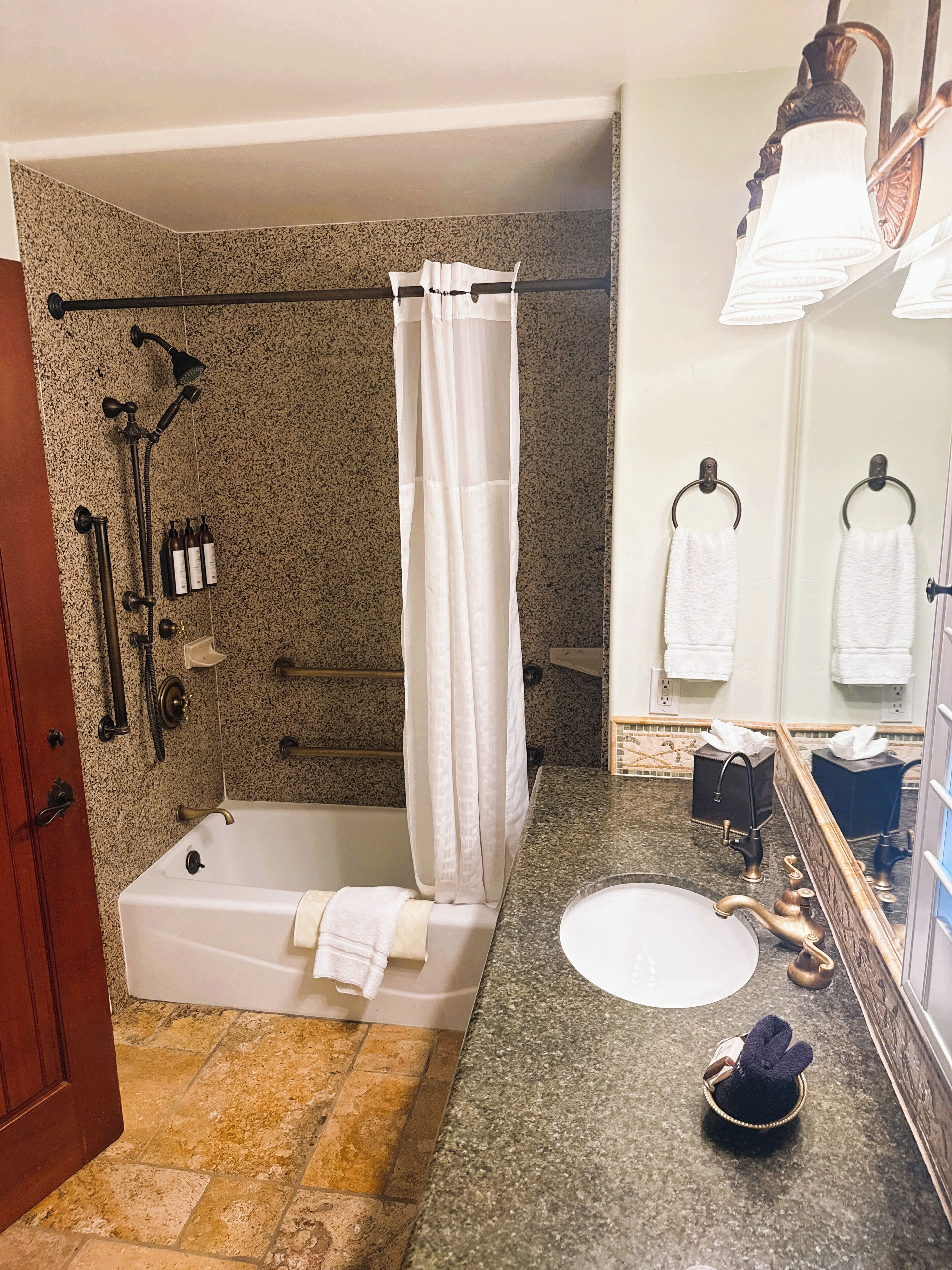 standard room, accessible | bathroom | combined shower/bathtub, hair dryer, towels