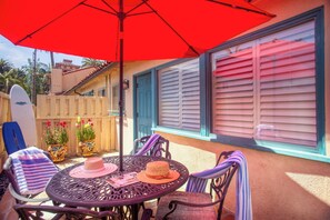 Zimmer, 1 King-Bett, Terrasse | Terrasse/Patio