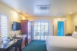 Premium Room, 1 King Bed with Sofa bed, Balcony