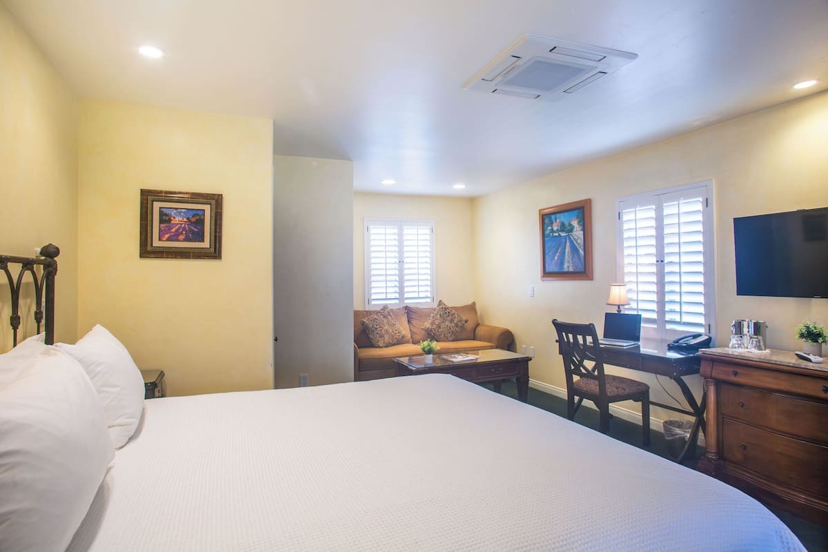 Castillo Inn at the Beach in Santa Barbara: Find Hotel Reviews, Rooms ...