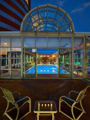 Indoor pool, pool loungers