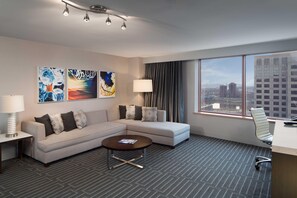 Premium bedding, in-room safe, desk, laptop workspace