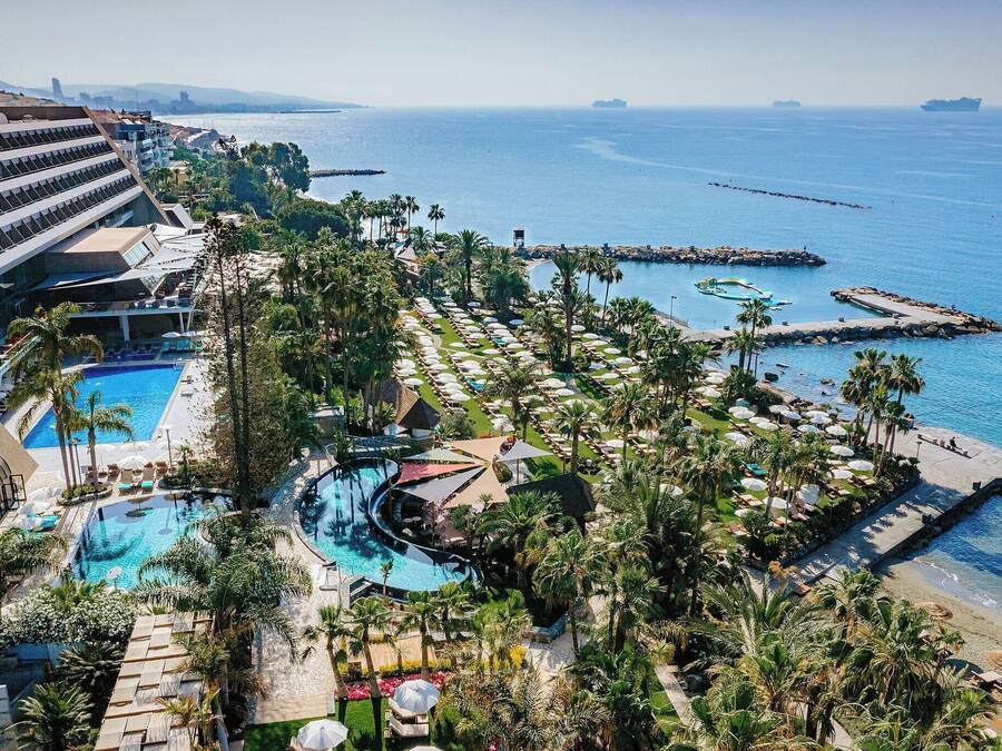Indoor pool, 2 outdoor pools, pool umbrellas, pool loungers