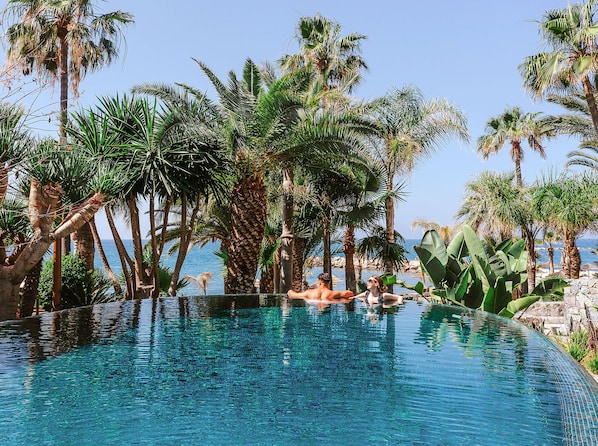 Indoor pool, 2 outdoor pools, pool umbrellas, pool loungers