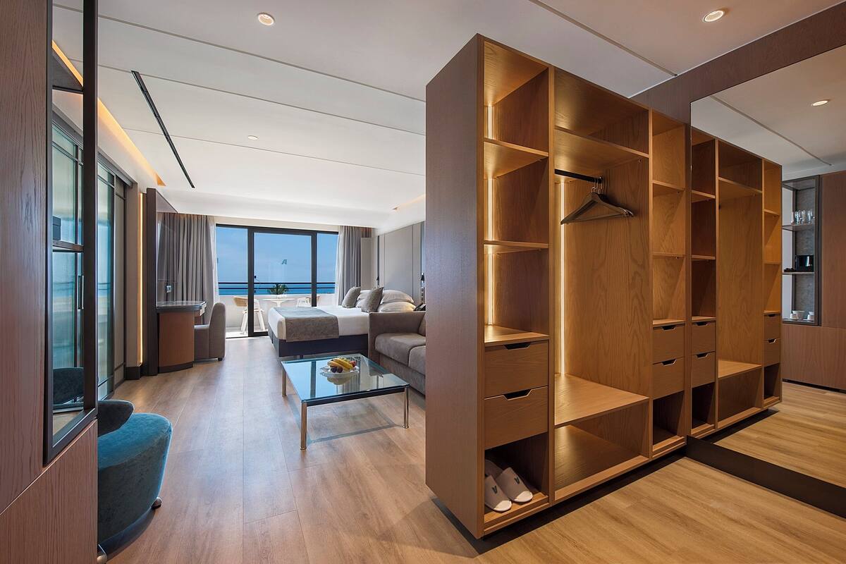 Luxury Sea View Room | 埃及棉床單、高級寢具、Select Comfort 床墊、迷你吧
