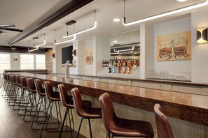 2 bars/lounges - Holiday Inn Virginia Beach - Norfolk by IHG (Virginia Beach)